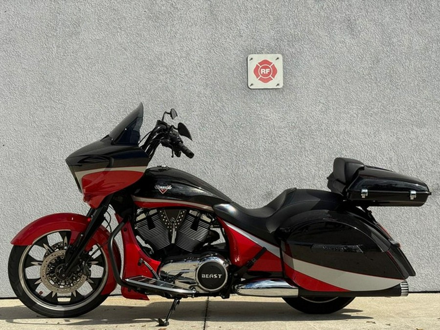 2016 Victory Motorcycles Magnum Black Crystal Over Havasu Red