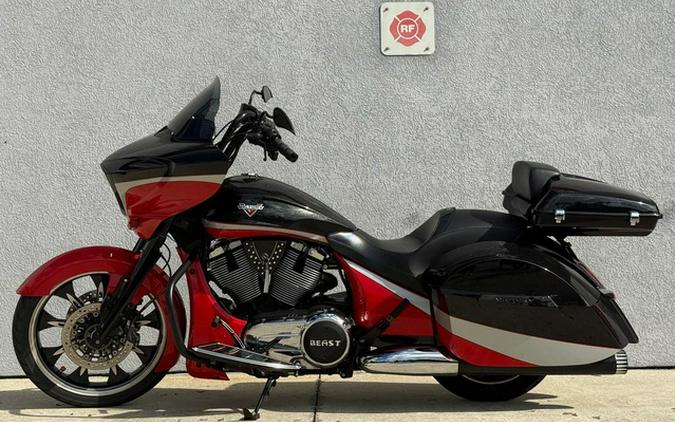 2016 Victory Motorcycles Magnum Black Crystal Over Havasu Red