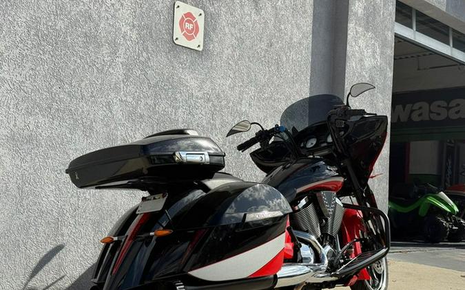 2016 Victory Motorcycles Magnum Black Crystal Over Havasu Red