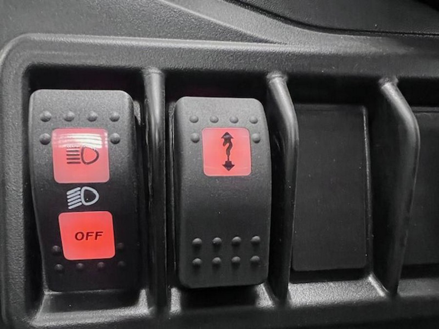 2025 Can-Am® SSV DEF MAX XT 64 HD10 BE 25 XT HD10