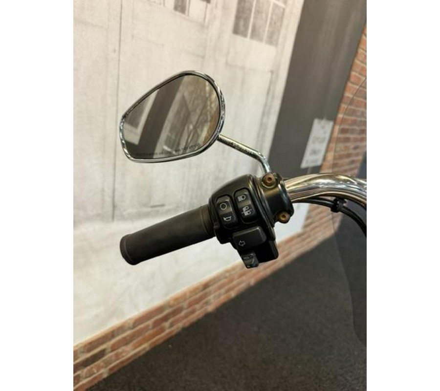 2017 Harley-Davidson® FLSTC - Heritage Softail® Classic