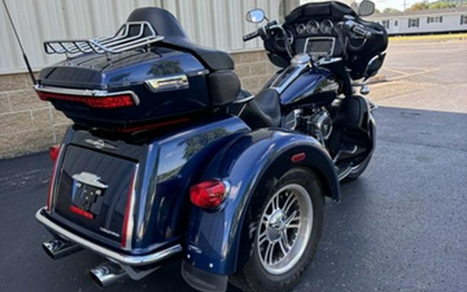 2014 Harley-Davidson Trike FLHTCUTG - Tri Glide Ultra