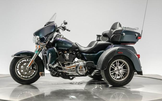 2021 HARLEY-DAVIDSON FLHTCUTG TRI GLIDE ULTRA in Snake Venom with 11202 miles