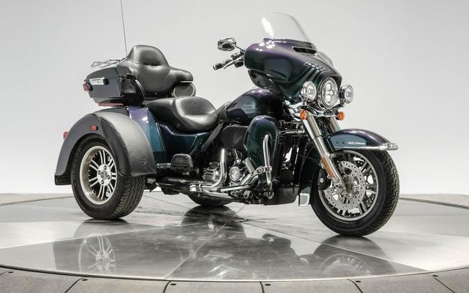 2021 HARLEY-DAVIDSON FLHTCUTG TRI GLIDE ULTRA in Snake Venom with 11202 miles