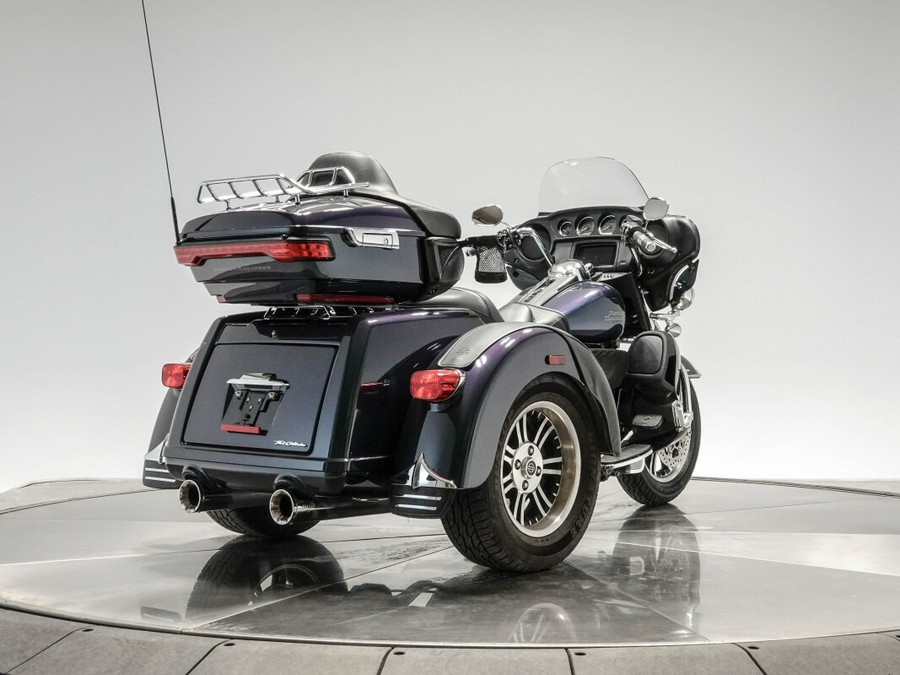 2021 HARLEY-DAVIDSON FLHTCUTG TRI GLIDE ULTRA in Snake Venom with 11202 miles