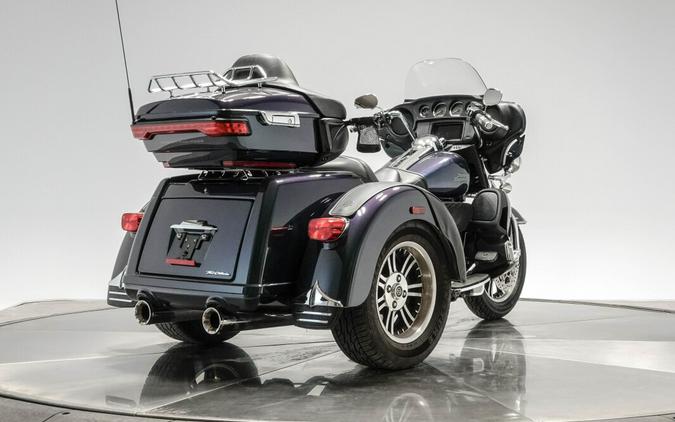 2021 HARLEY-DAVIDSON FLHTCUTG TRI GLIDE ULTRA in Snake Venom with 11202 miles