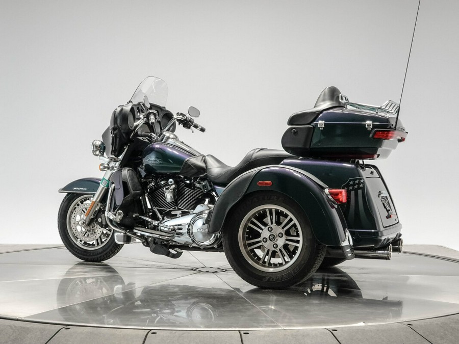 2021 HARLEY-DAVIDSON FLHTCUTG TRI GLIDE ULTRA in Snake Venom with 11202 miles