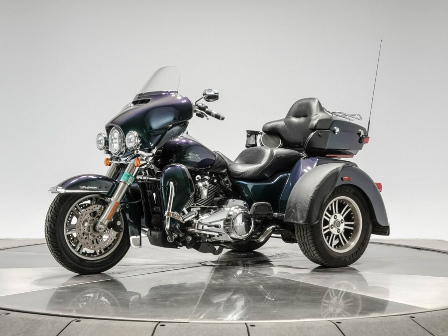 2021 HARLEY-DAVIDSON FLHTCUTG TRI GLIDE ULTRA in Snake Venom with 11202 miles