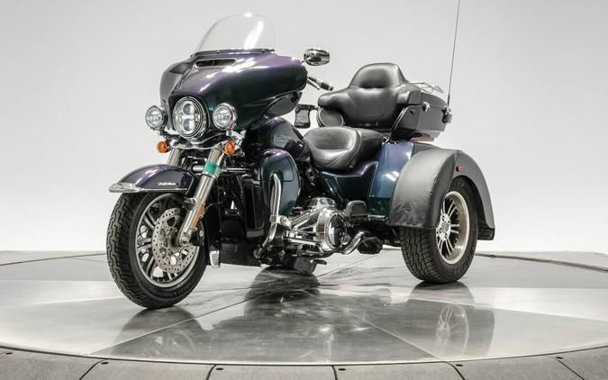 2021 HARLEY-DAVIDSON FLHTCUTG TRI GLIDE ULTRA in Snake Venom with 11202 miles