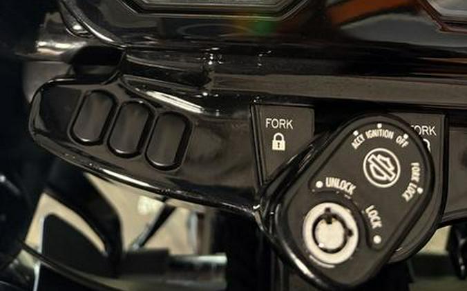 2021 Harley-Davidson® FLTRK - Road Glide® Limited