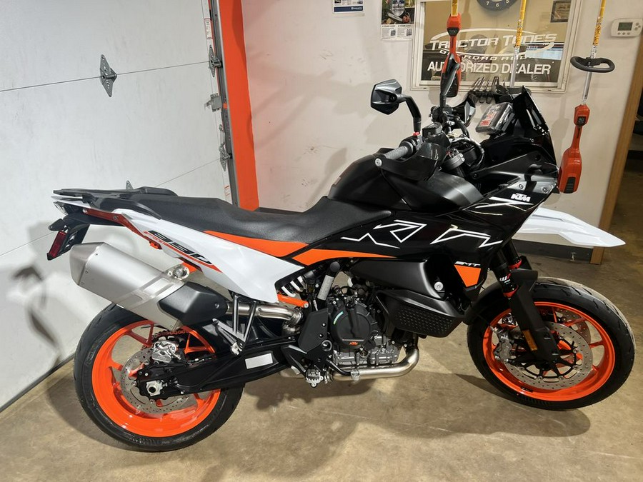 2024 KTM SMT 890