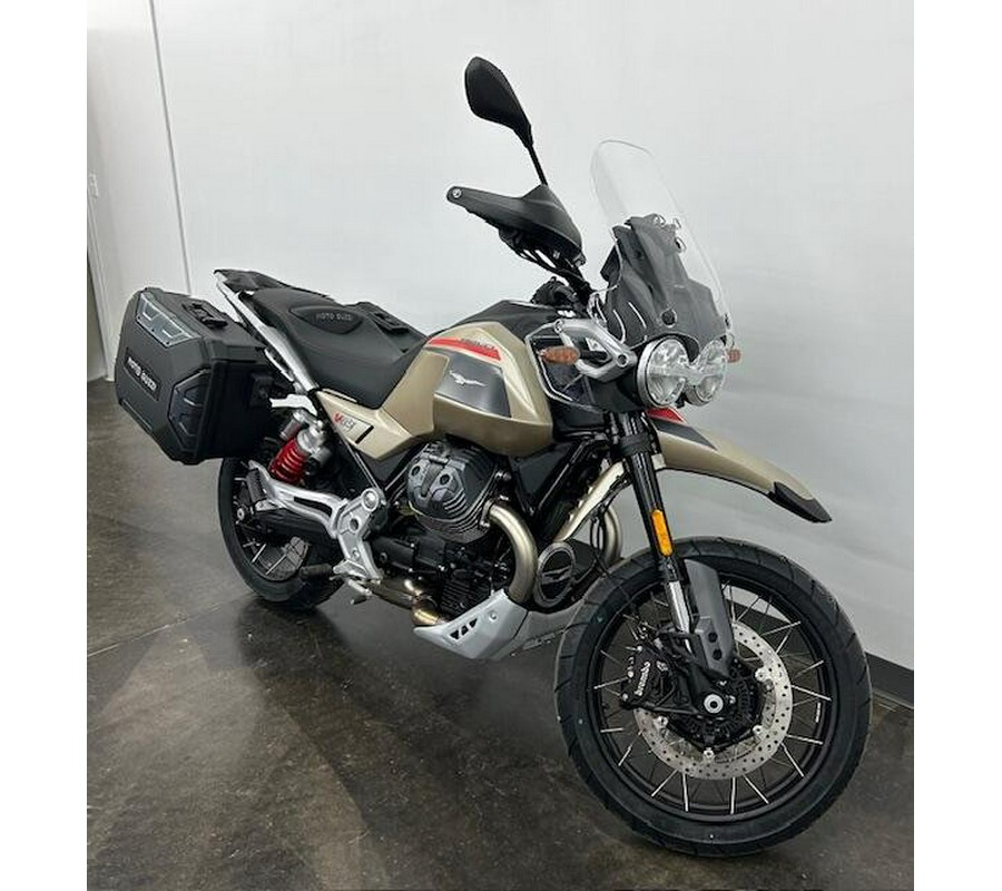 2025 Moto Guzzi V85 TT Travel