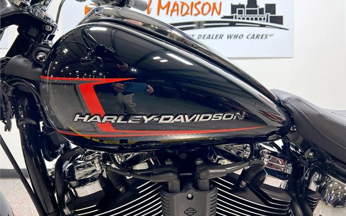 2023 Harley-Davidson Breakout FXBR 1,329 Miles Vivid Black