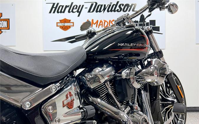 2023 Harley-Davidson Breakout FXBR 1,329 Miles Vivid Black