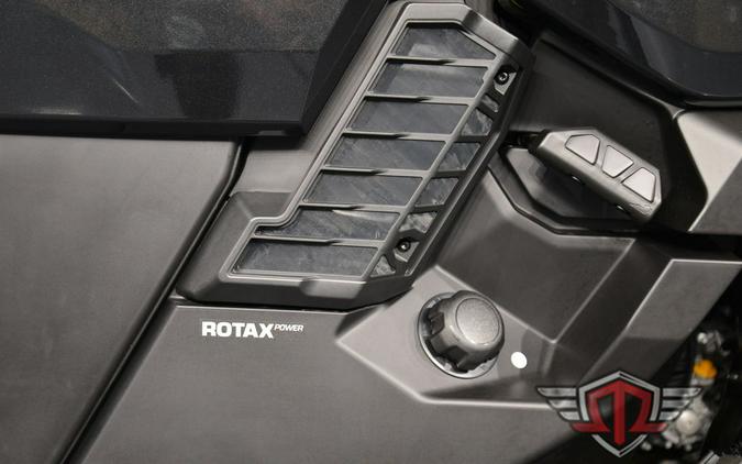 2026 Can-Am Defender MAX XT CAB HD11