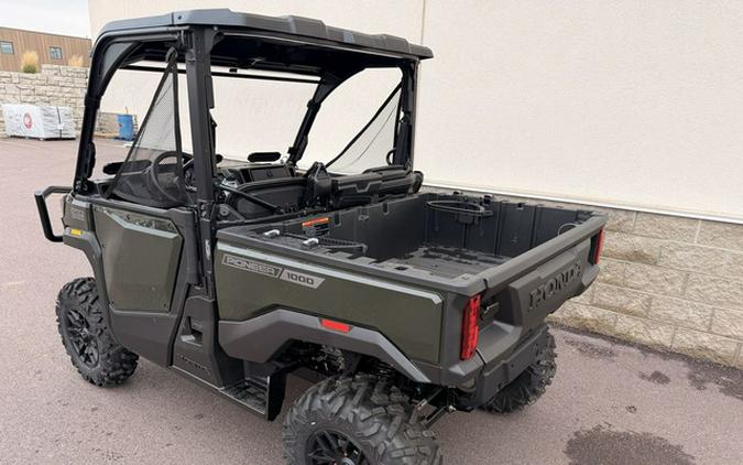 2026 Honda Pioneer 1000 Deluxe