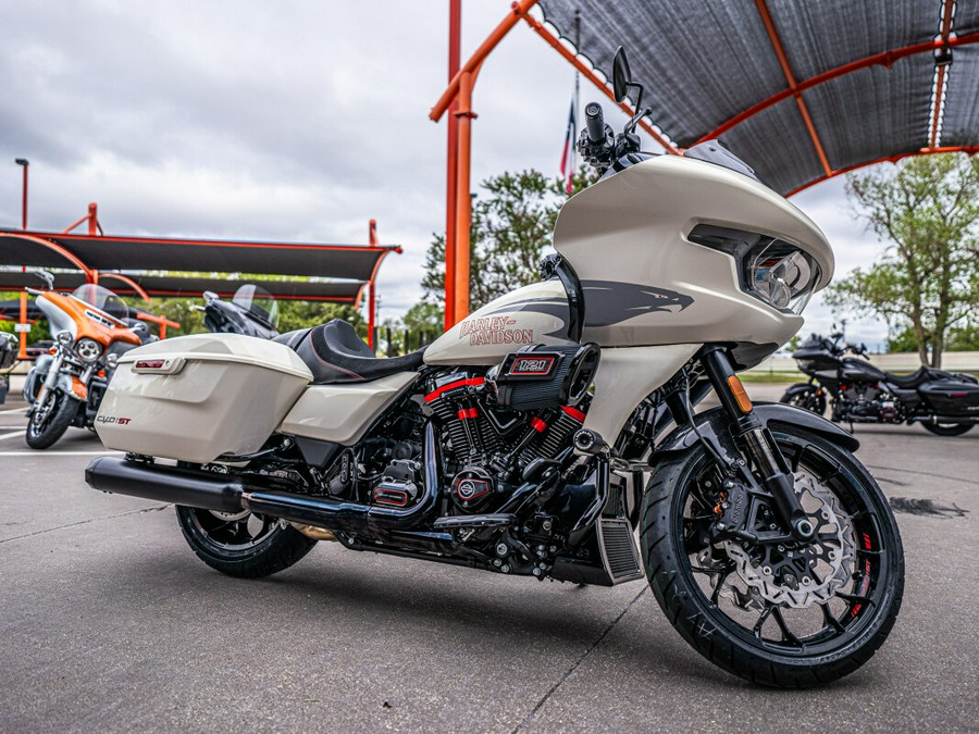 Custom Painted 2024 CVO Road Glide ST