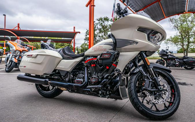 Custom Painted 2024 CVO Road Glide ST