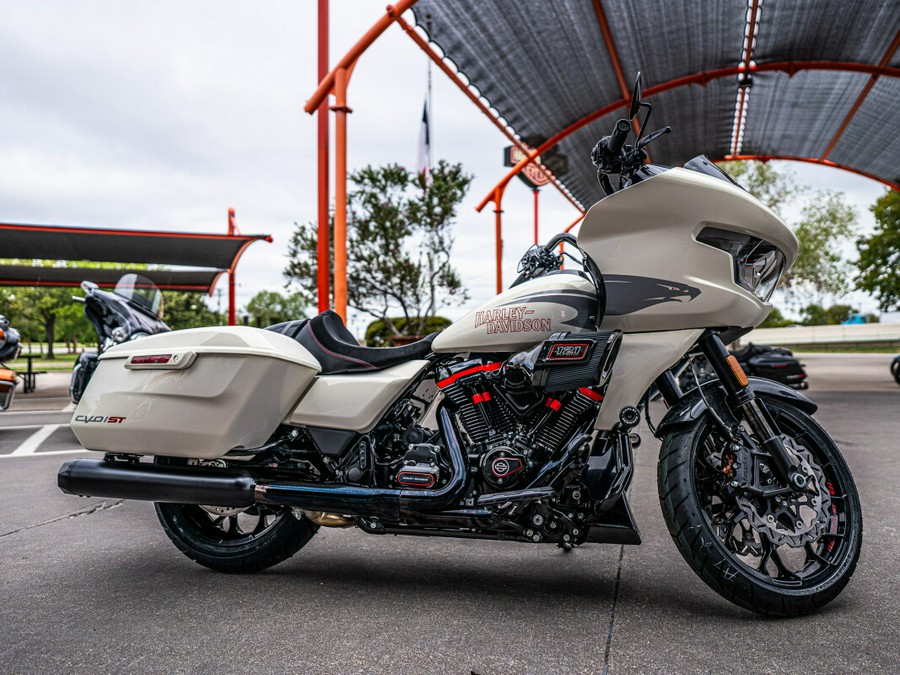 Custom Painted 2024 CVO Road Glide ST