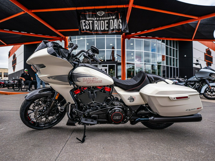 Custom Painted 2024 CVO Road Glide ST