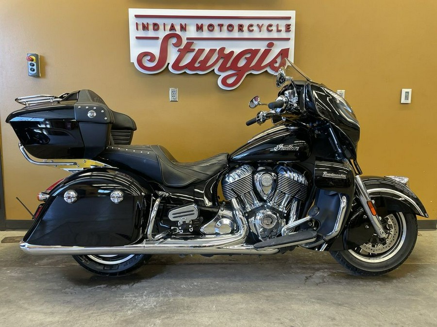 2019 Indian Motorcycle® Roadmaster® Thunder Black