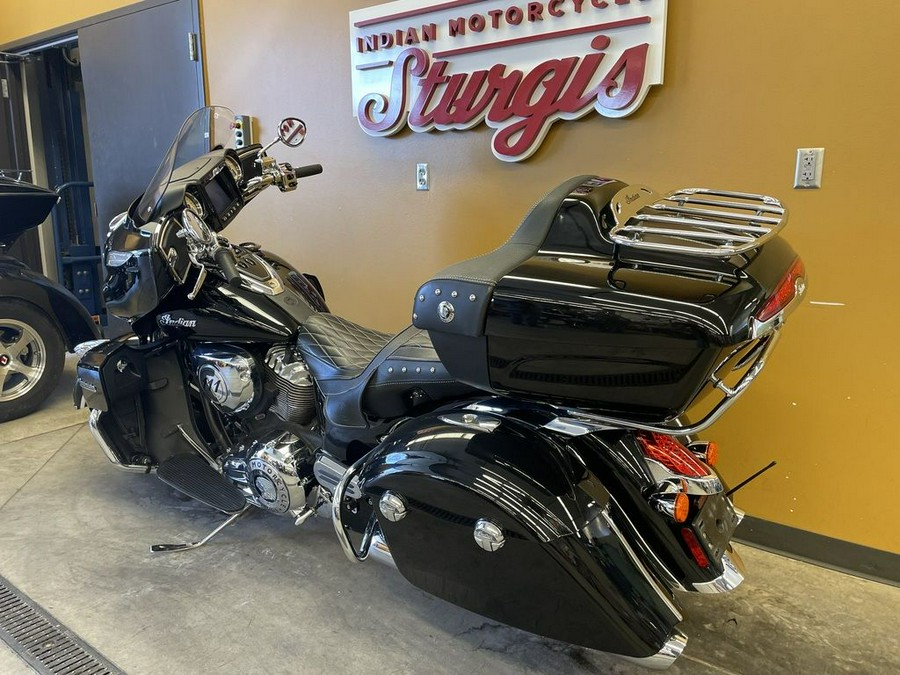 2019 Indian Motorcycle® Roadmaster® Thunder Black