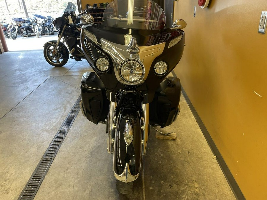 2019 Indian Motorcycle® Roadmaster® Thunder Black