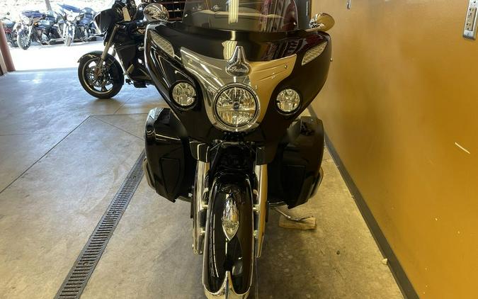 2019 Indian Motorcycle® Roadmaster® Thunder Black