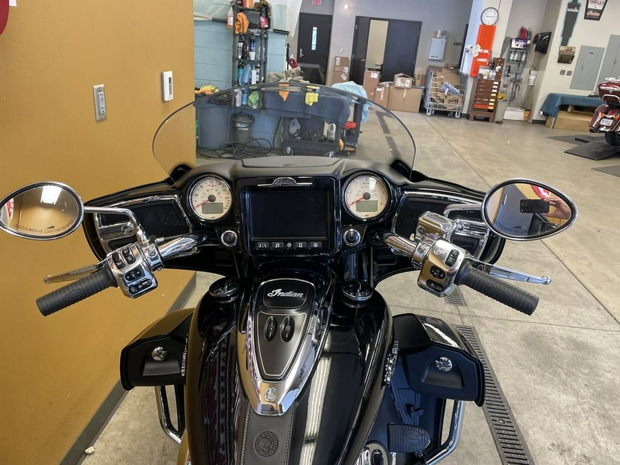 2019 Indian Motorcycle® Roadmaster® Thunder Black