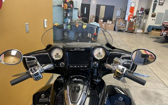 2019 Indian Motorcycle® Roadmaster® Thunder Black