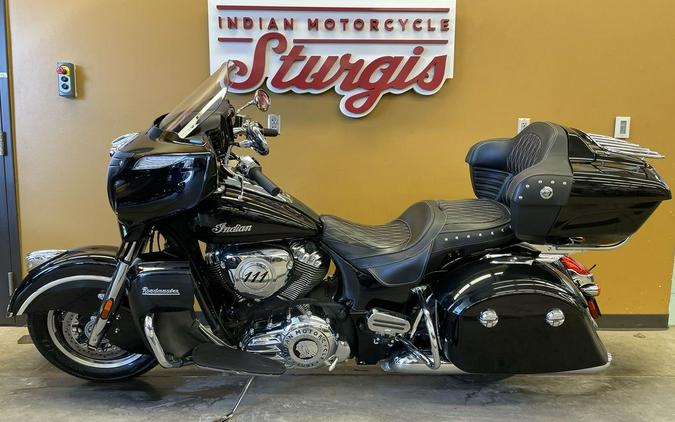 2019 Indian Motorcycle® Roadmaster® Thunder Black