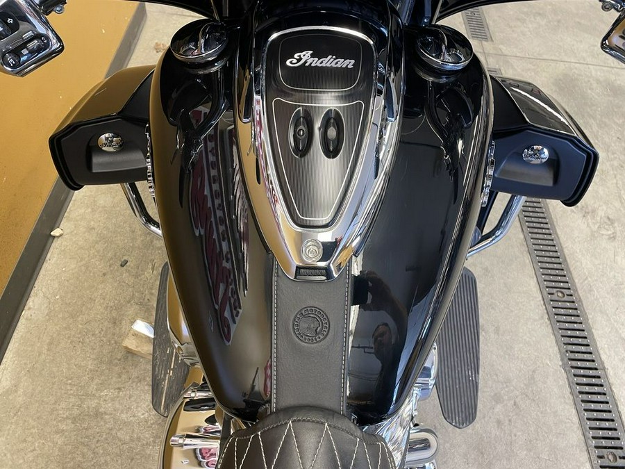 2019 Indian Motorcycle® Roadmaster® Thunder Black