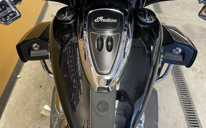 2019 Indian Motorcycle® Roadmaster® Thunder Black