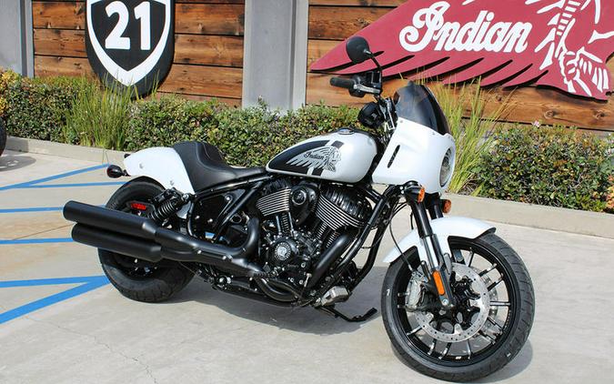 2024 Indian Motorcycle® Sport Chief Ghost White Metallic Smoke