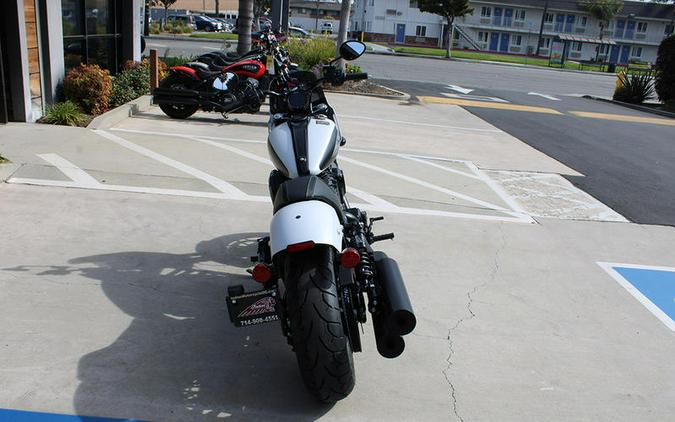 2024 Indian Motorcycle® Sport Chief Ghost White Metallic Smoke