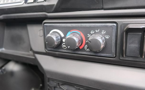 2026 CAN-AM DEFENDER XT CAB HD11