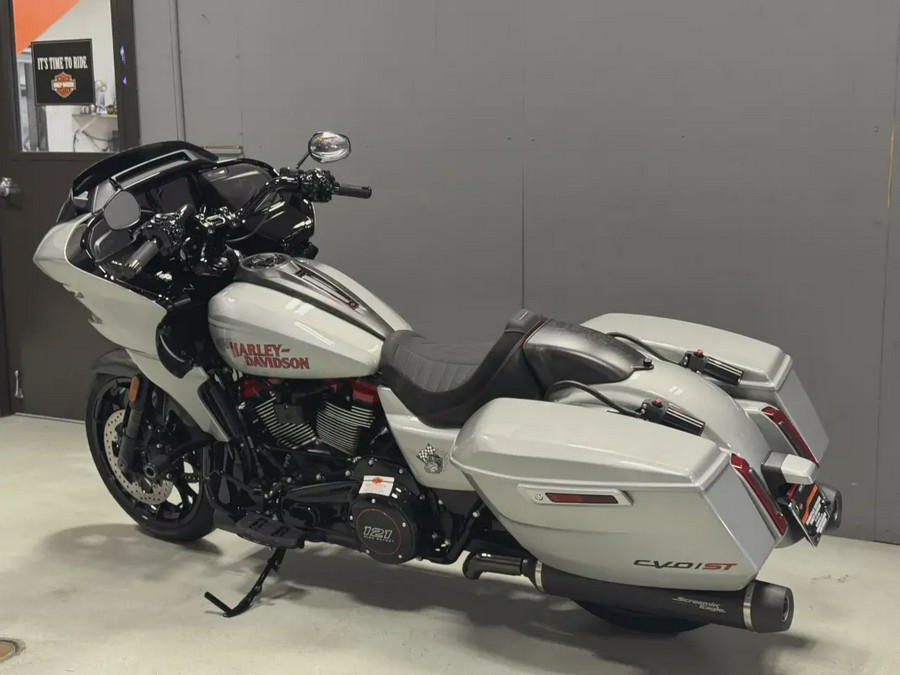 FLTRXSTSE 2025 CVO™ Road Glide® ST