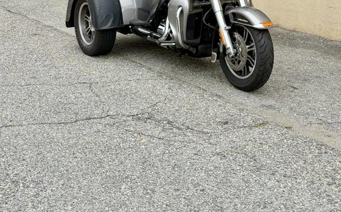 2017 Harley-Davidson® Tri Glide® Ultra FLHTCUTG