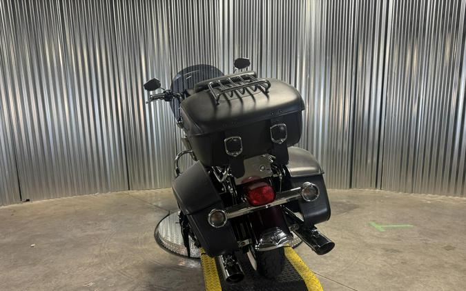 2005 Harley-Davidson Road King Classic CHERRY/BLACK W/PINSTRIPE