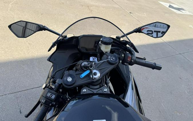 2027 Kawasaki Ninja® ZX™-6R Base