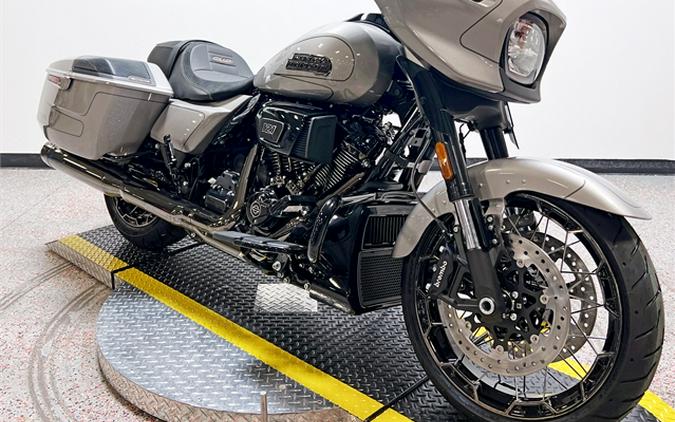 2023 Harley-Davidson CVO Street Glide FLHXSE 630 Miles Dark Platinum