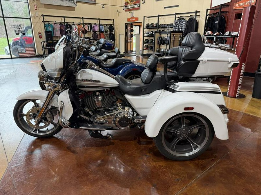 2020 Harley-Davidson® FLHTCUTGSE - CVO™ Tri Glide®