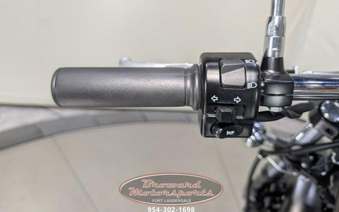 2024 Kawasaki Vulcan 900 Classic Custom