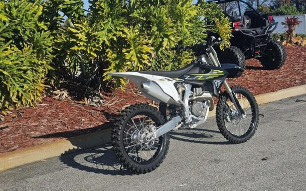 2026 Triumph TF 450-X Jet Black/Pure White 450-X