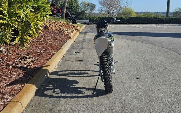 2026 Triumph TF 450-X Jet Black/Pure White 450-X