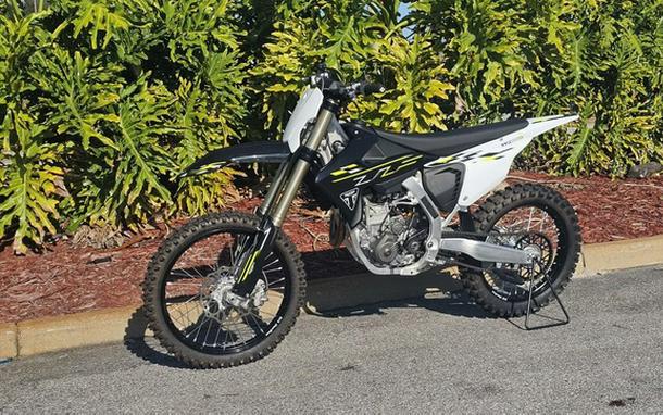 2026 Triumph TF 450-X Jet Black/Pure White 450-X