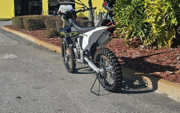 2026 Triumph TF 450-X Jet Black/Pure White 450-X