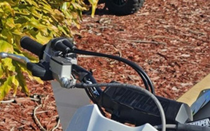 2026 Triumph TF 250-X Jet Black/Pure White 250-X