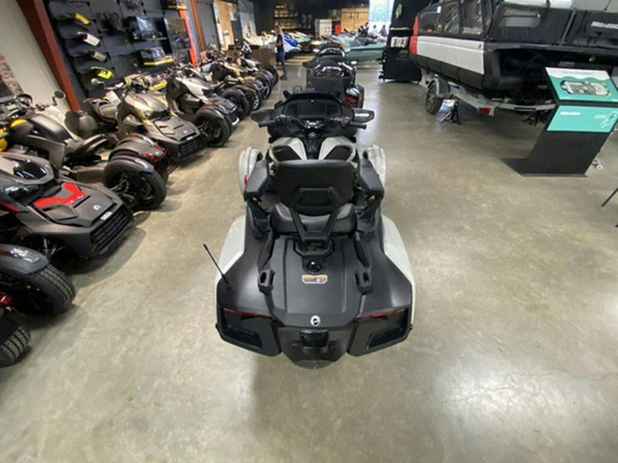 2021 Can-Am® Spyder® RT SE6