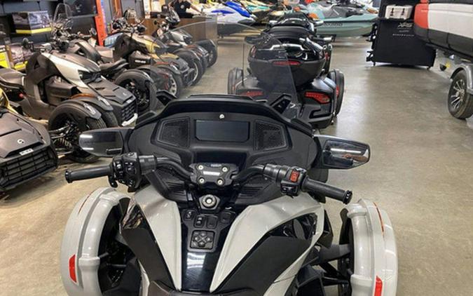 2021 Can-Am® Spyder® RT SE6